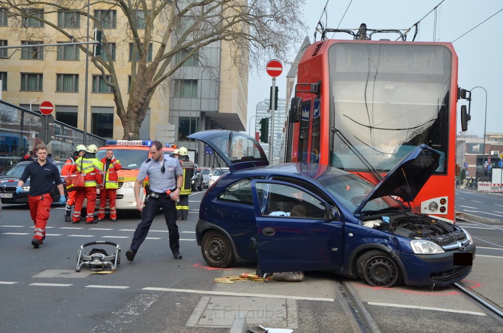 VU PKW Strab Koeln Mitte Pipinenstr Hohestr P029.JPG - Miklos Laubert